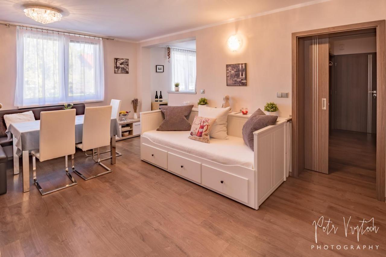 Apartman Na Lipne Frymburk Exterior foto